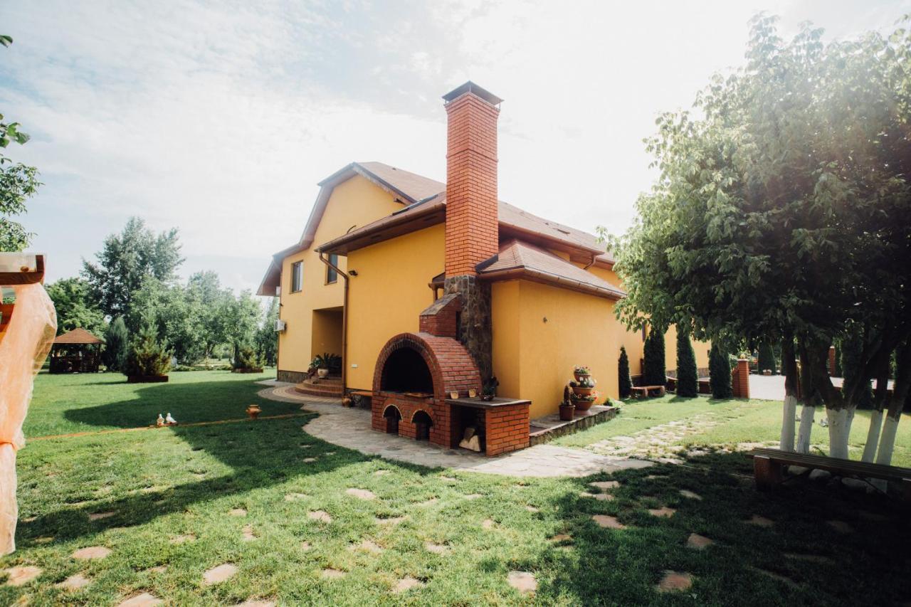 Sunrise Boutique Hotel Berehove  Exterior photo
