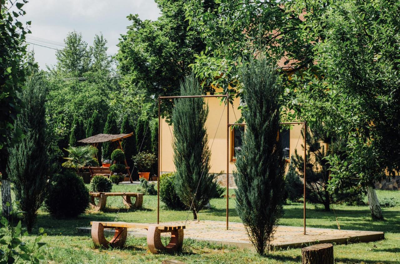 Sunrise Boutique Hotel Berehove  Exterior photo